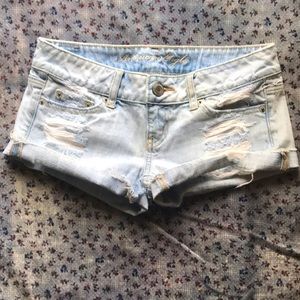 🦅 American Eagle Light Wash Distressed Shorts